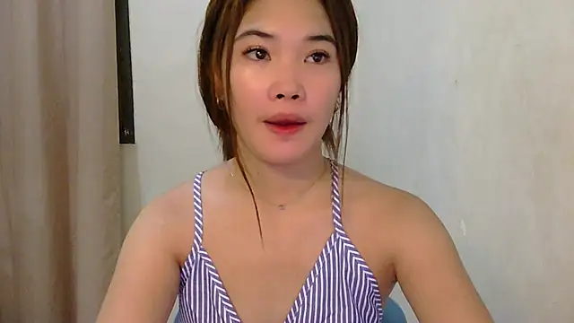 Mae_Luna live XXX chat