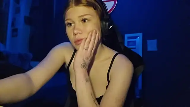 XXX chat uživo modela LizaVogan