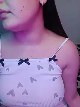 im_here- Adlı Modelin Canlı XXX Sohbeti