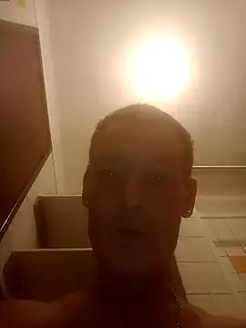 TornLove16 webkamerás műsora