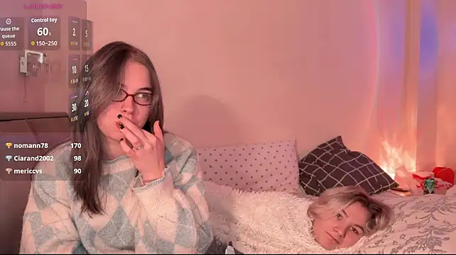 צ'אט XXX בשידור חי של AlexxMichaell
