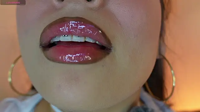 mia_roux1's Live XXX Chat
