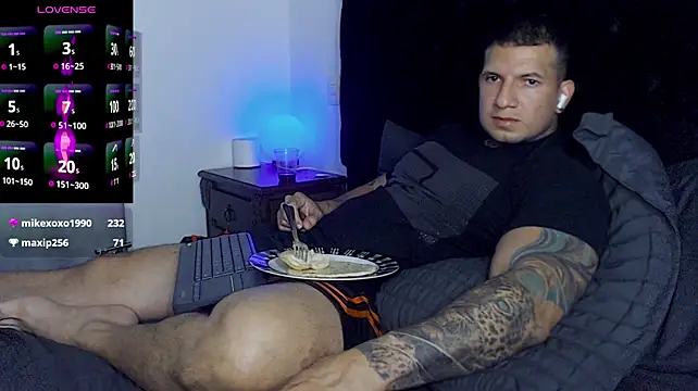 Онлайн чат XXX Shane_Clay