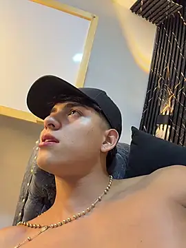 Lander_Cruz লাইভ XXX চ্যাট