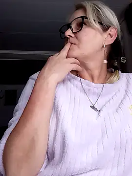 irinamaux XXX чат на живо