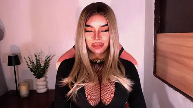 Zandralopez's Live XXX Chat