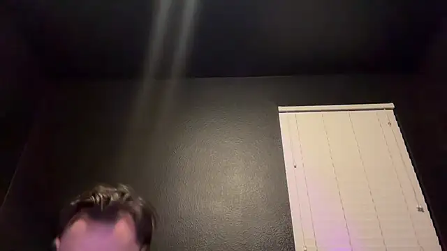 WhiteMamba6910のライブXXXチャット