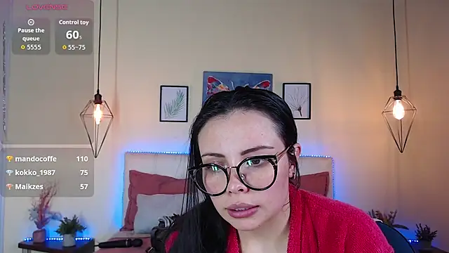 Megan_05_ Adlı Modelin Canlı XXX Sohbeti