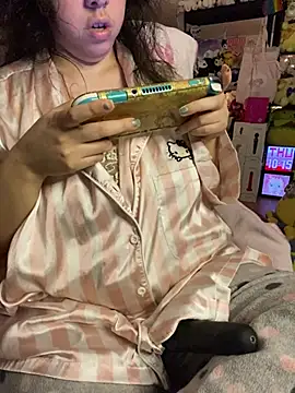 w3tkitttyのライブXXXチャット