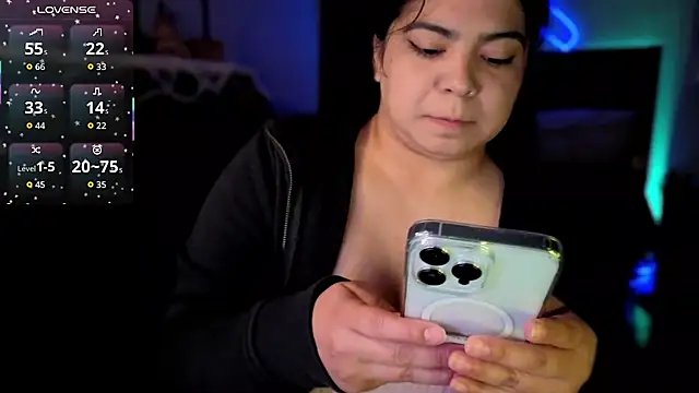 kimmiakiss22's Live XXX Chat