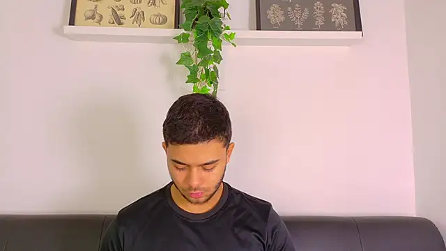 TylerWest_ Show in webcam