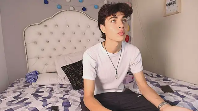 Jasen_V Chat XXX live