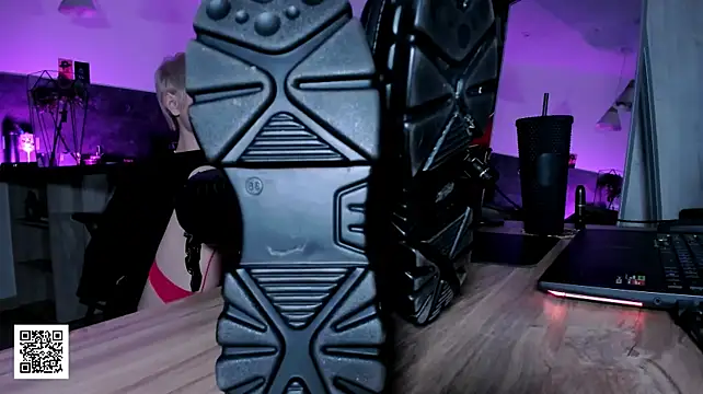 _Misha_Addams_のライブXXXチャット