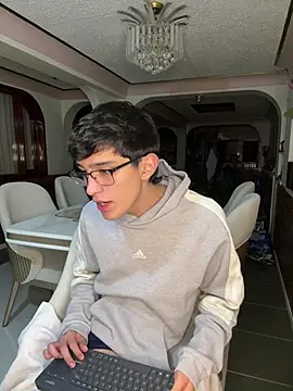 Bryanwild 现场XXX聊天