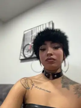 Chat XXX en directo de salem_rose