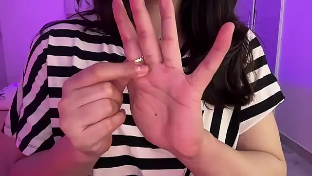 Laila_on_Fire's Live XXX Chat