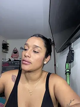 KatalinnaBrown's Live XXX Chat