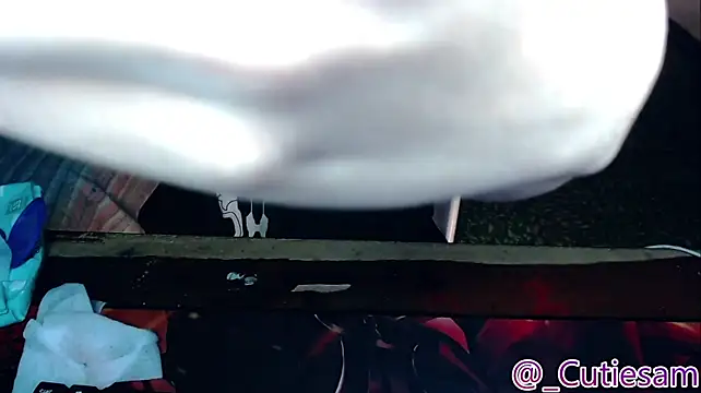 Cutie_Sam 即時 XXX 聊天