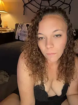 MistyNights live XXX chat
