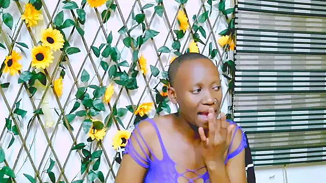 Chat +18 de EbonyOlive69 ao vivo