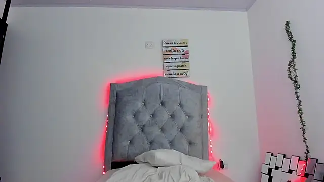 SHARONBLAKE2's Live XXX Chat