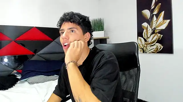 Tobias_Vega's Live XXX Chat