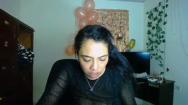 AmaraRoberts420のライブXXXチャット
