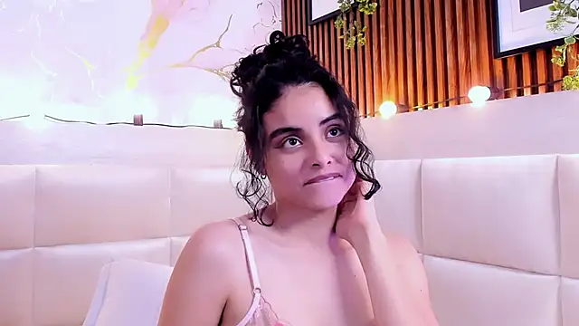 Chat +18 de Rhea_lace ao vivo