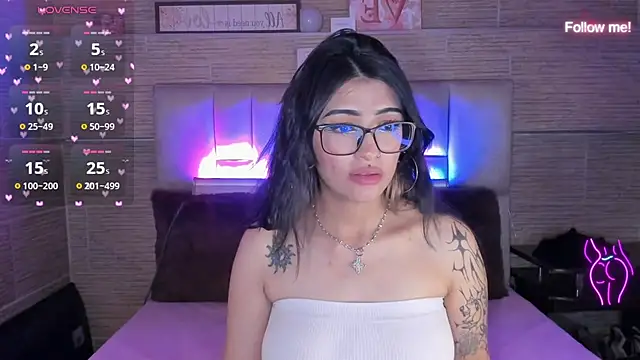 XXX chat uživo modela mia_devine_