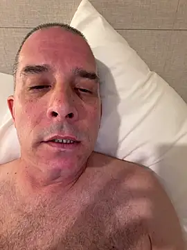 ProperAtmosphere93's Live XXX Chat