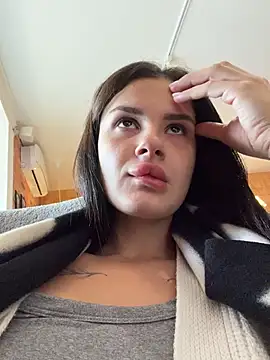 MiraReach Live XXX Chat