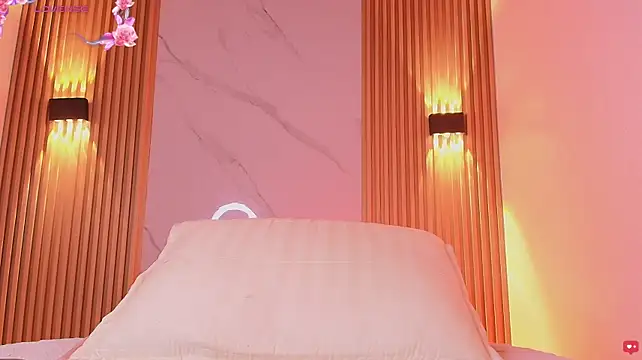 miss_charlootte1 现场XXX聊天