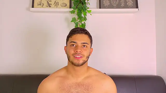 Chatroom XXX en direct de TylerWest_