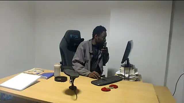צ'אט XXX בשידור חי של Mastertopdome