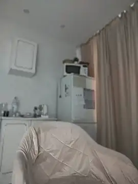 XXX chat uživo modela a__enigma