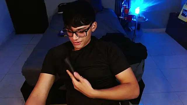 Mr_yisuzz Live XXX-Chat