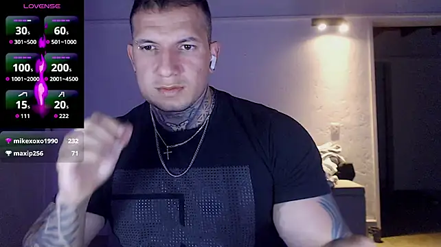 Chat +18 de Shane_Clay ao vivo