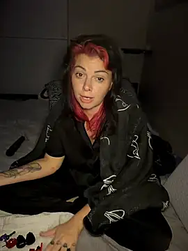 MarlaFknSinger Chat XXX in diretta
