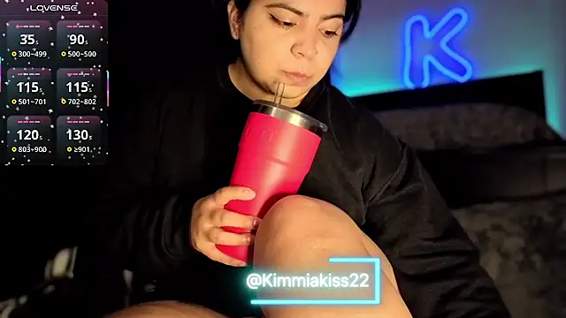 kimmiakiss22 Chat XXX in diretta