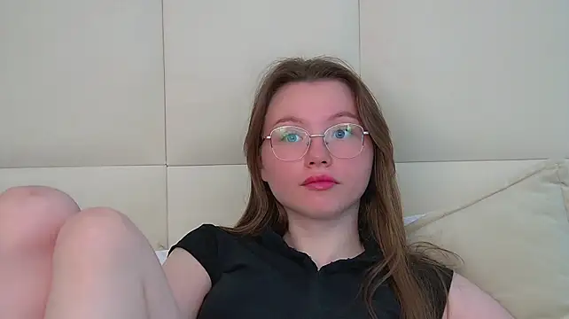 KeiraAsti's Live XXX Chat