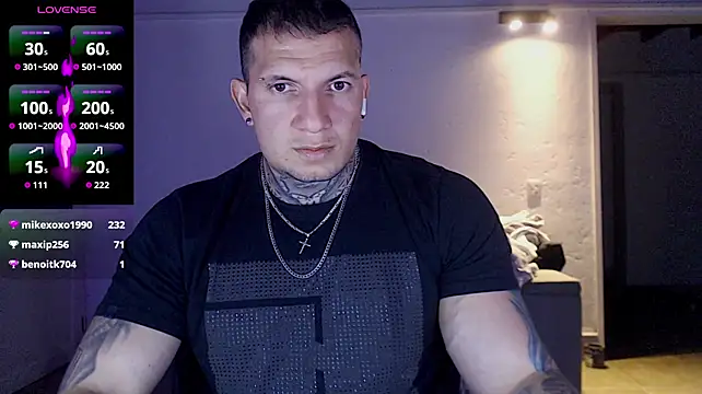 Chat +18 de Shane_Clay ao vivo