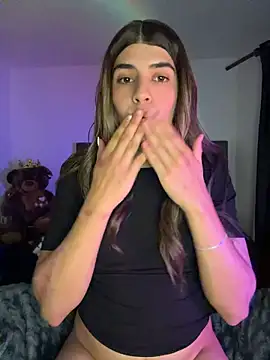 Alyson-fire élő XXX-chatje