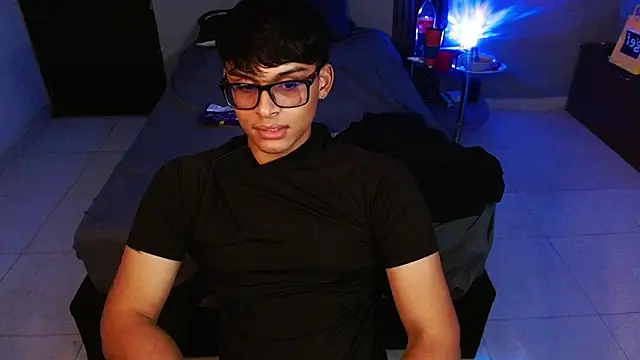 Mr_yisuzzn Live XXX chat