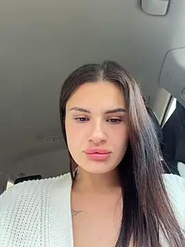 MiraReach live XXX chat