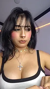 Sarah_Lark- Adlı Modelin Canlı XXX Sohbeti