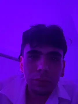 jey_salvatore Adlı Modelin Canlı XXX Sohbeti