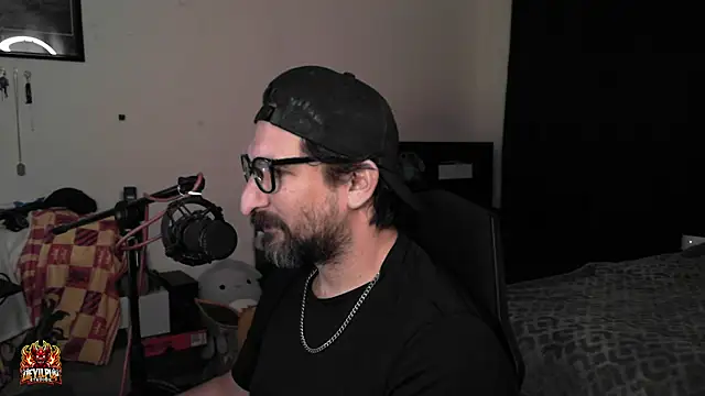 DevilPup75_ Live XXX Chat