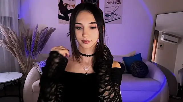 LinaMour's Live XXX Chat
