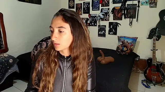 alucarda_666 Chat XXX in diretta