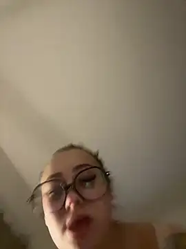 queenlo_xxx's Live XXX Chat